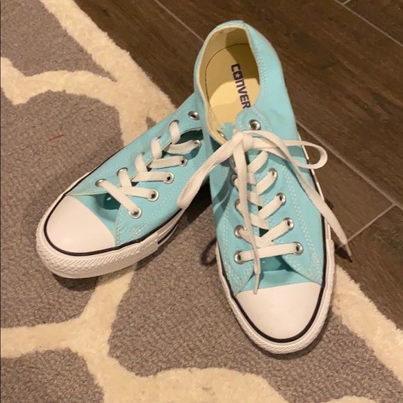 Converse - Picture 2 of 2